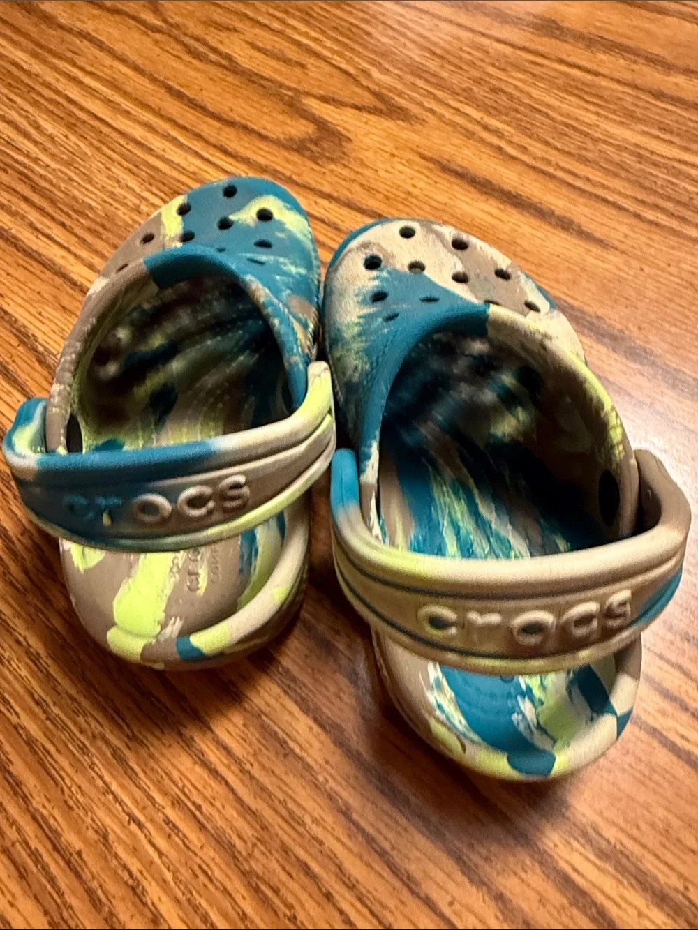 Crocs Kids Classic Marbled Clogs Marbled Teal Green Beige Shoes Size 7 Toddler